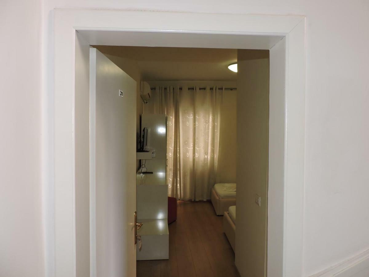 Hotel La Favorita Tirana